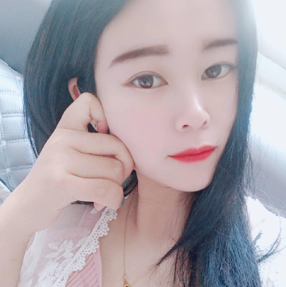 金水区的这个小姐姐挺漂亮的