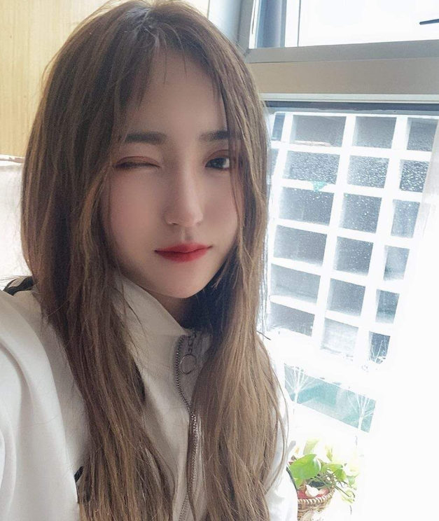 年轻凤楼，妹子听话